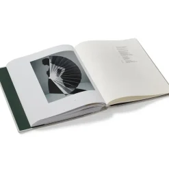 Karl Lagerfeld: A Line Of Beauty
